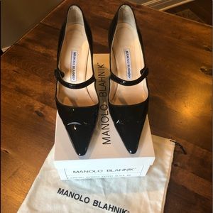 Manolo Blahnik Patent Leather Mary Janes Sz 10B